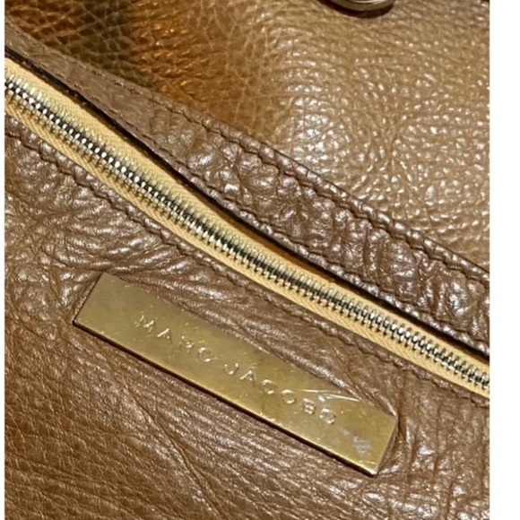 Marc Jacob’s vintage Brown distressed Leather Tote and Pouch Set - Picture 7 of 11